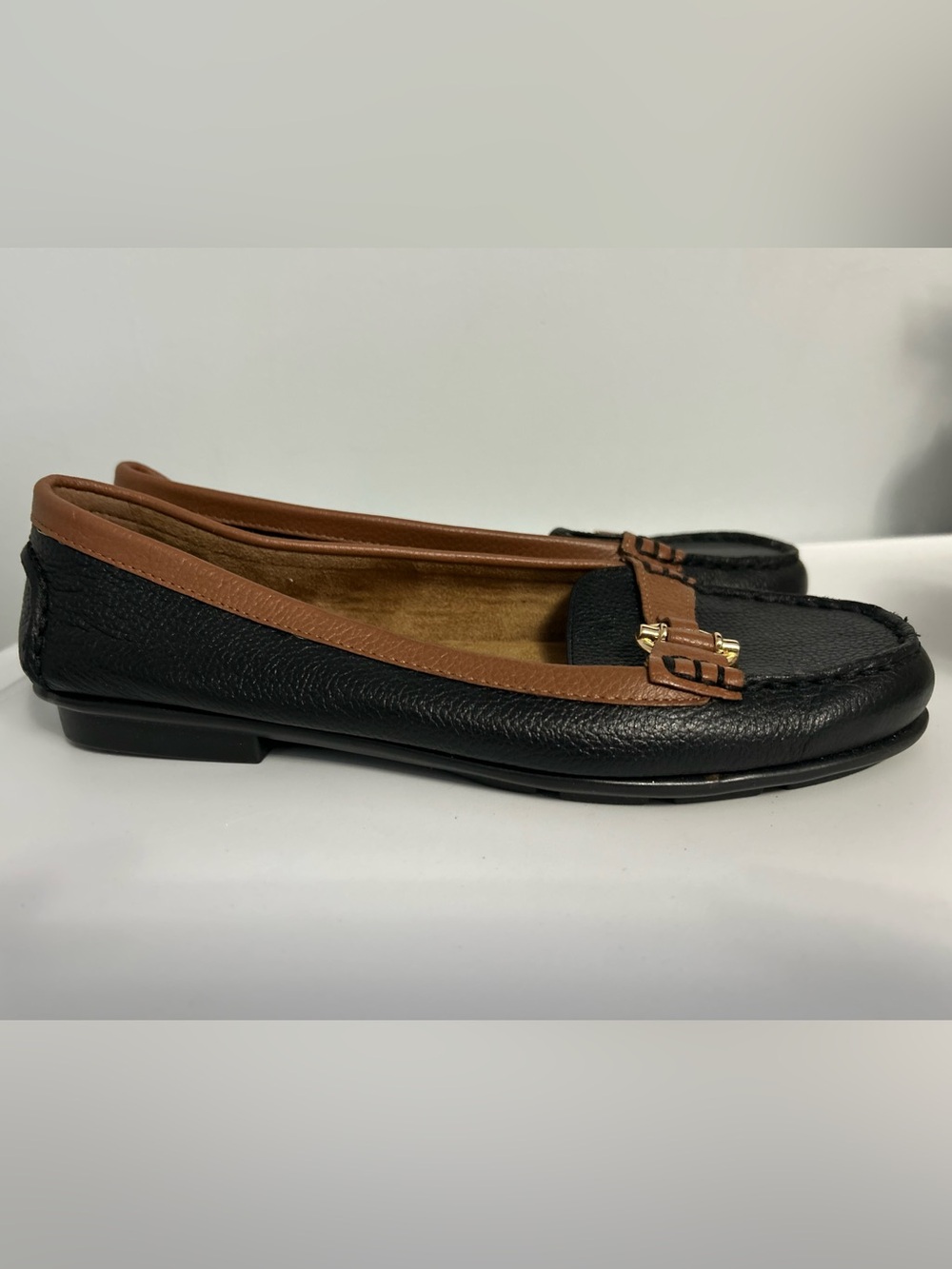 AEROSOLES Black and Brown Two-Tone Leather Loafers